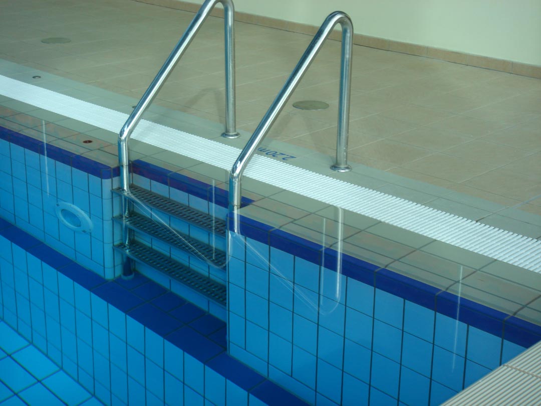 SPORTNI-CENTER-OTOKA-MEANDAR-SARAJEVO-BOSNA-IN-HERCEGOVINA-BAZENSKA-KERAMIKA-LOKAR-ZASTOPSTVA